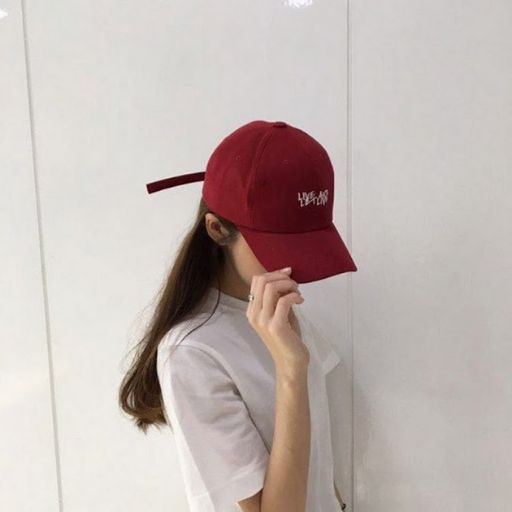 cute-attitude-dp-girl-with-red-cap