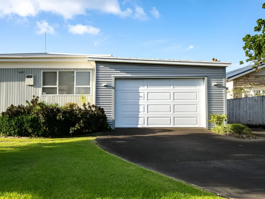 How to Select the Appropriate Style for Your Garage Door